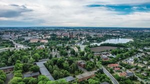 Zielone Świątki w Słupsku: Tradycje, Wydarzenia i Magia Pomorza